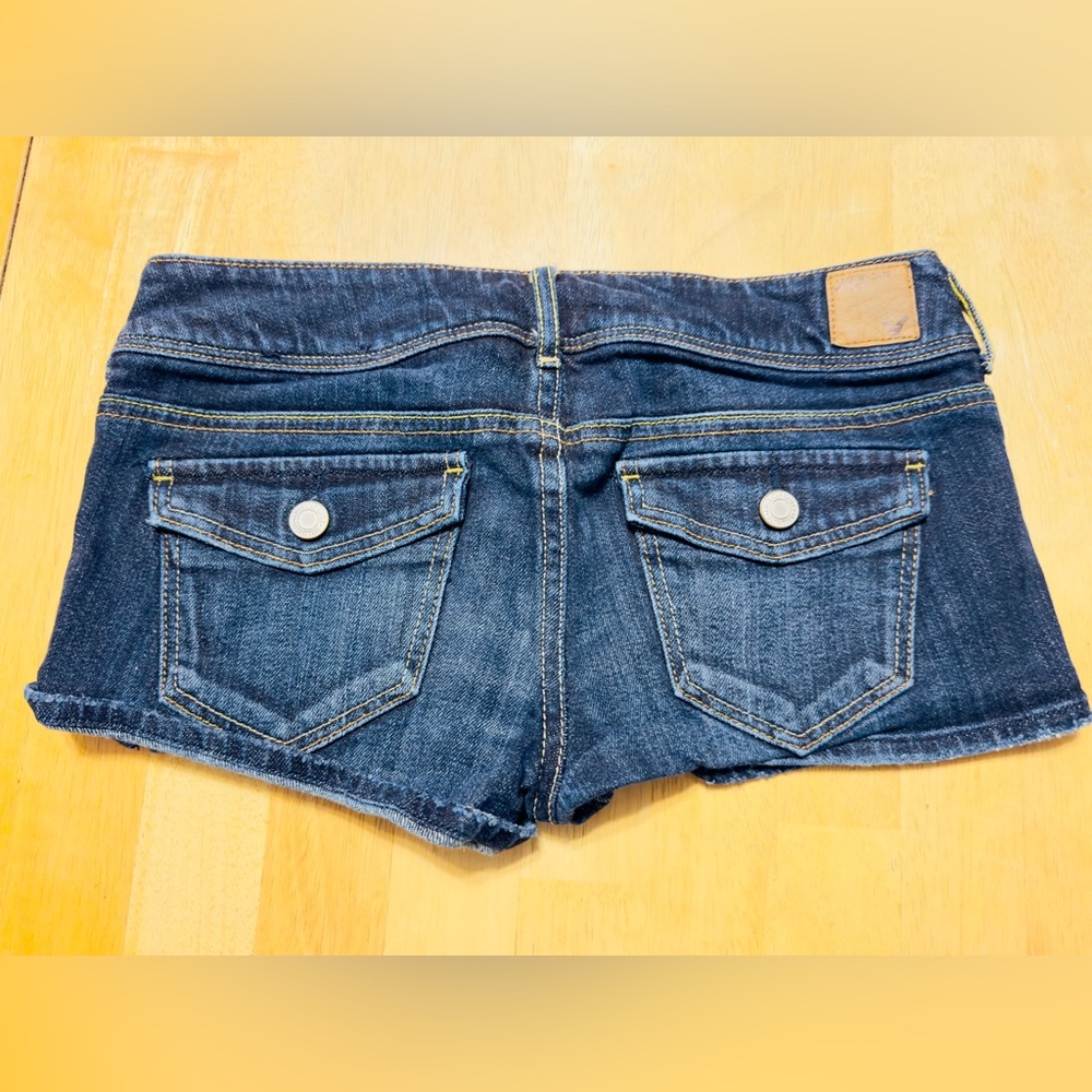 American Eagle Stretch Shorts Women’s Size 4 Mid Rise  RN 54485